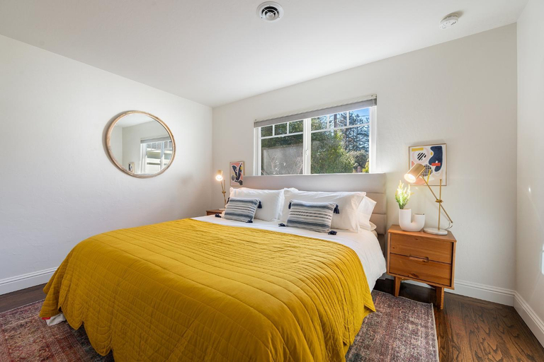 Bedroom 4, with Hot Tub & Detached Office, Modern 3BR in Napa! home, Napa