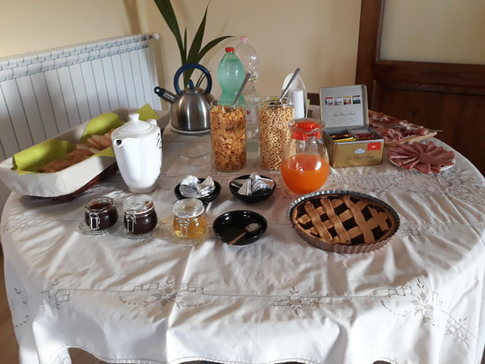 Food & Drinks