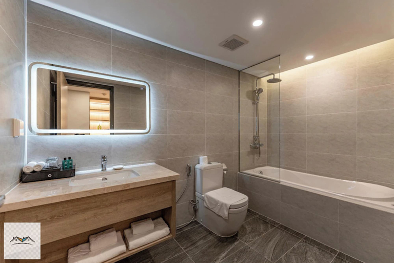 Bathroom 16