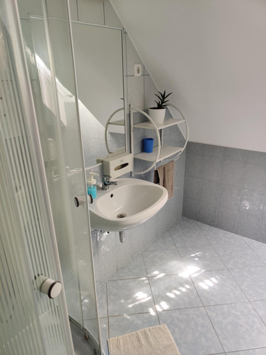 Bathroom 3, Villa Italia Guest House, Siófok