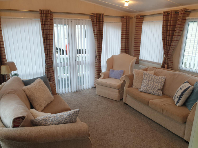 Others 4, Barmouth Lyons Sunnysands 48, Gwynedd