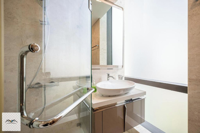 Bathroom 13