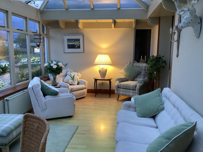 Others 3, Auchenlea bed and breakfast, Glasgow