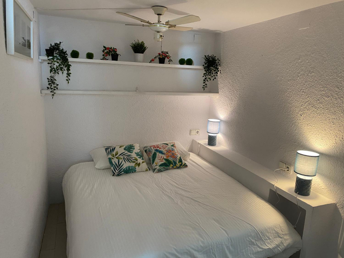5, Studio Cala bona, Girona