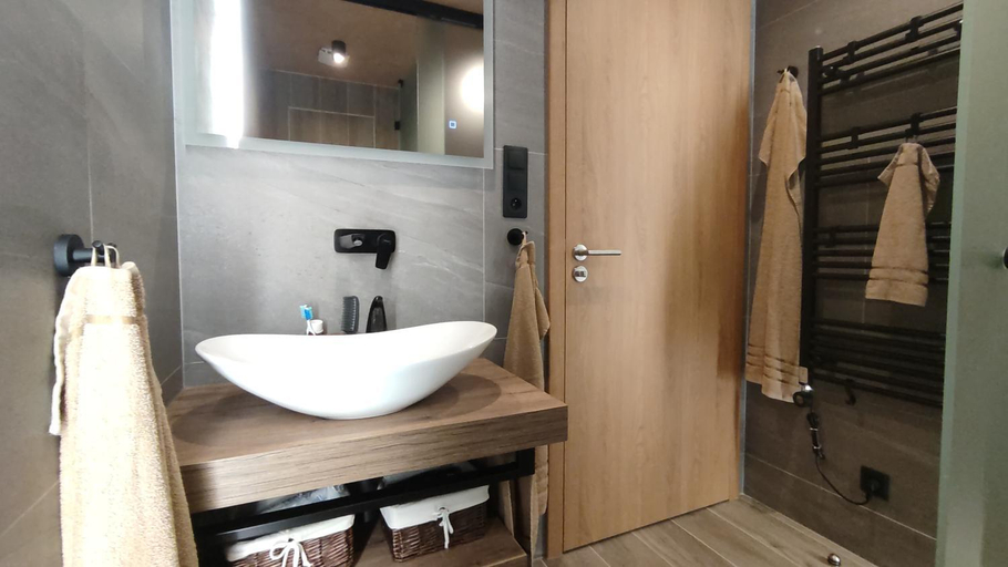 Bathroom 2, Apartman s vyhladom na stity Ovruc 312, Poprad
