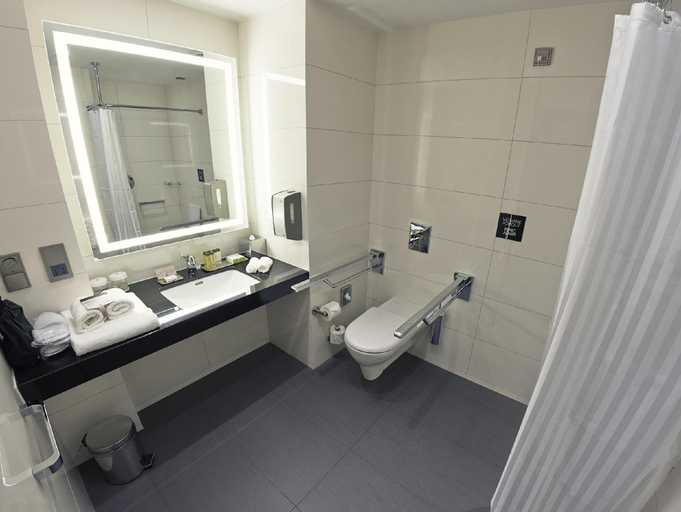 Bathroom 4