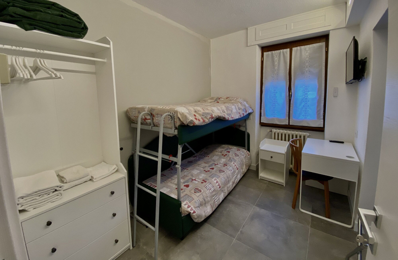 Bedroom 3, Hotel Sciatori, Brescia