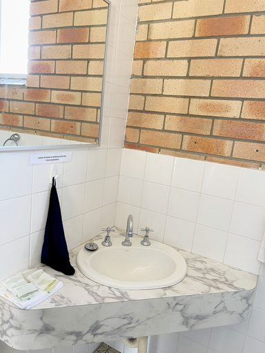 Bathroom 3, Squatters Homestead Motel, Richmond Valley - Casino