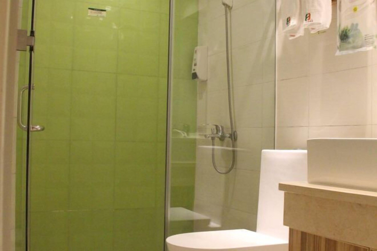 Bathroom 3, 8 Inn (Dongguan Dongkeng), Dongguan