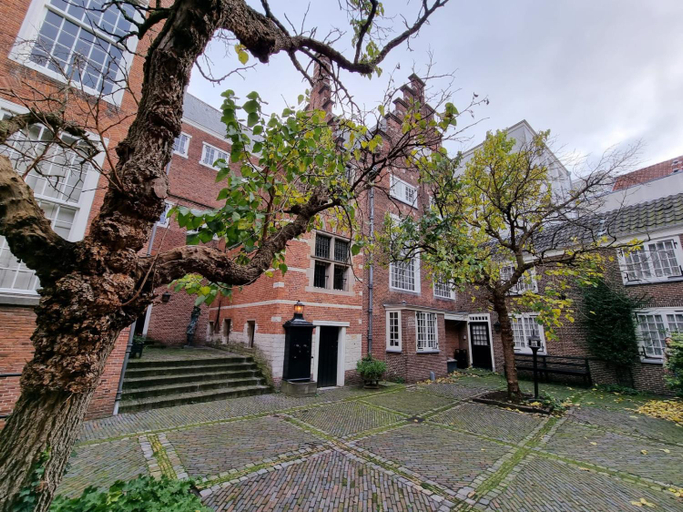 Others 2, Het Waterhof, Leiden