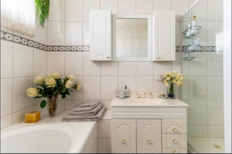 Others 5, Cosy private room easy access to city & airport, Melbourne