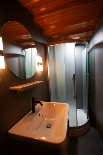 Bathroom 4, Buddha Resort, Bugallon