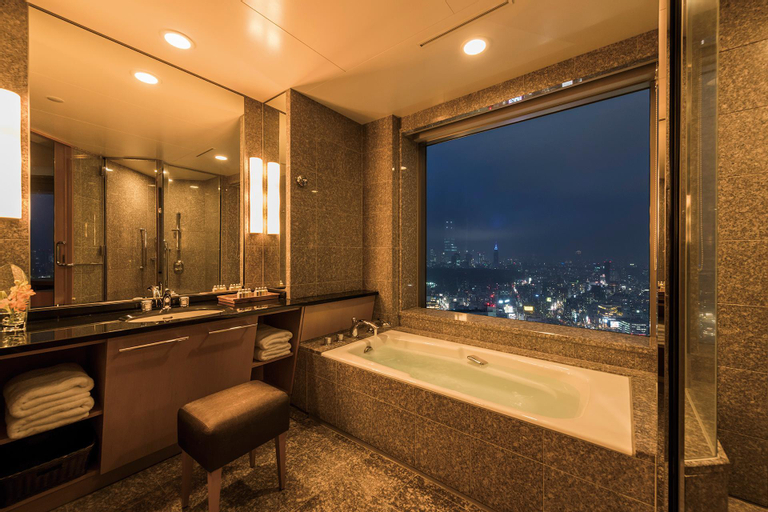 Bathroom 28
