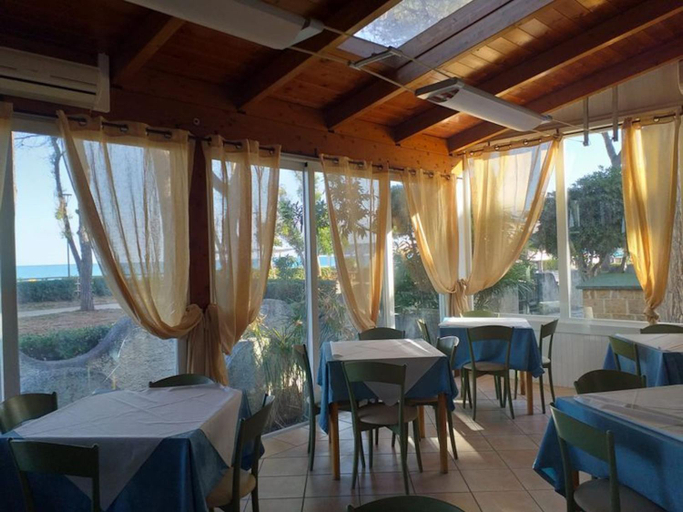 Food & Drinks 3, Spacious double room beside the sea, Teramo