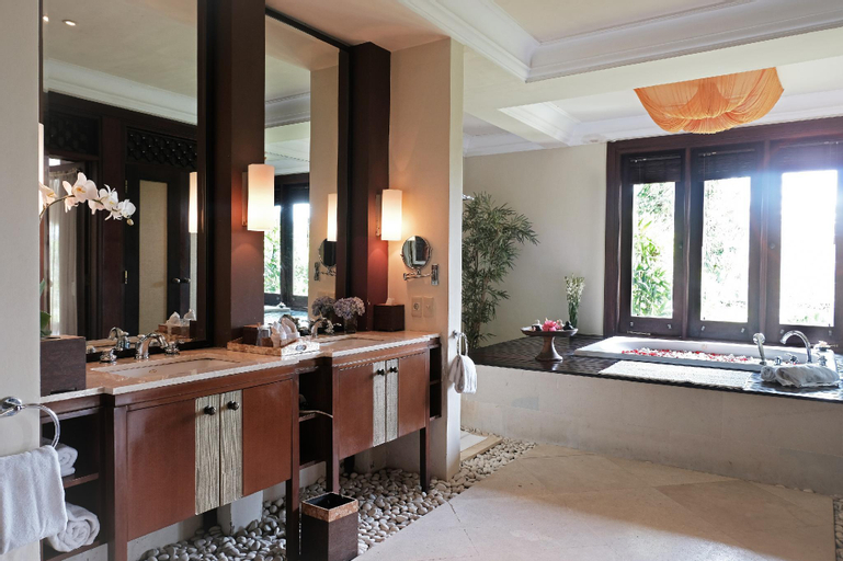 Bathroom 11