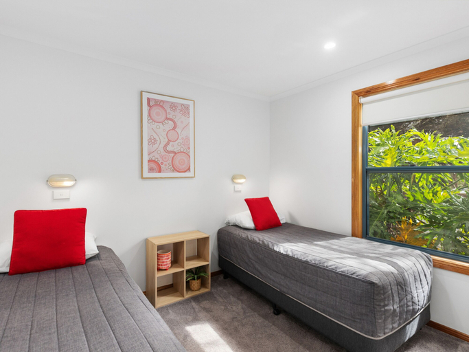 Bedroom 3, Blue Lake Holiday Park, Mount Gambier