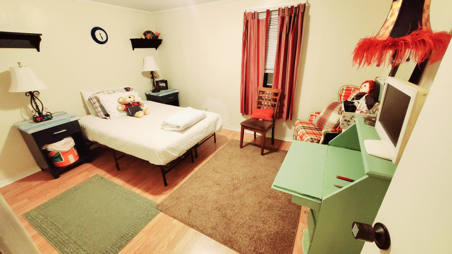 Room in Apartment - Plaid Room 3min From Yale Univ, New Haven