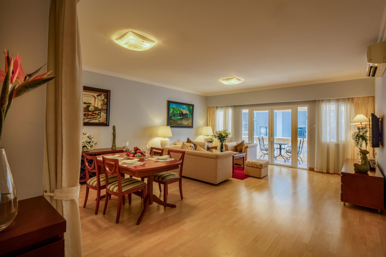 Dining Room 7