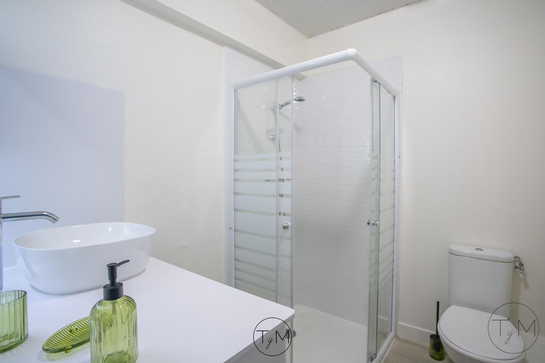 Bathroom 3, Foyal City Center, Fort-de-France