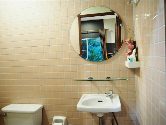 Bathroom 22