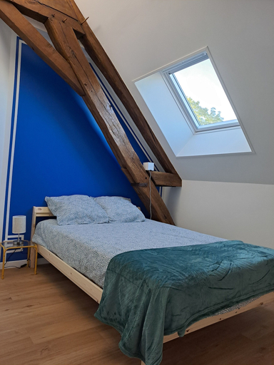 Bedroom 4, Le km99, Yonne