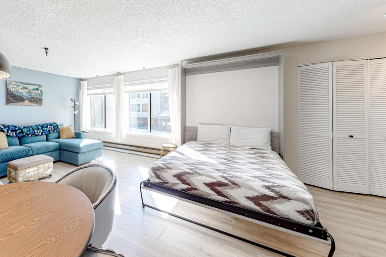 Bedroom 3, Snowblaze Studio, Grand