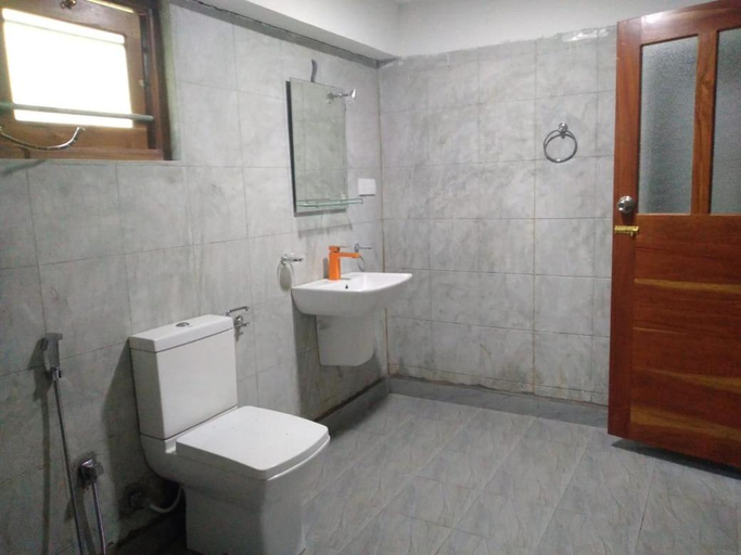 Bathroom 3, Home in the Island, Tangalle