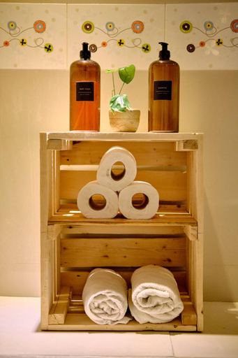 Food & Drinks 4, Pallet Homes - Landheights, Iloilo City
