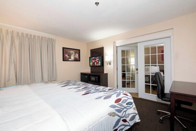 Bedroom 3, Red Roof Inn PLUS+ Phoenix West, Maricopa