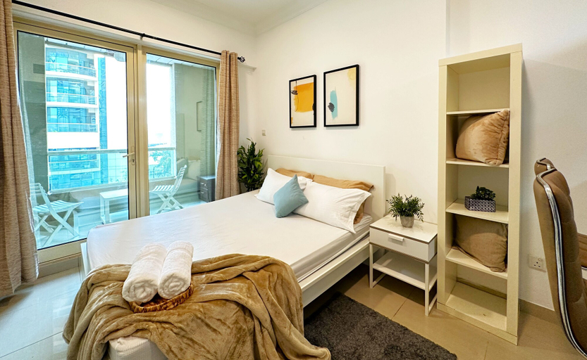 Room 2, Studio w Balcony &RoofTop Pool in Marina, Dubai