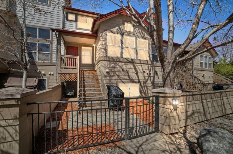 2007 N Fork Dr, Boulder