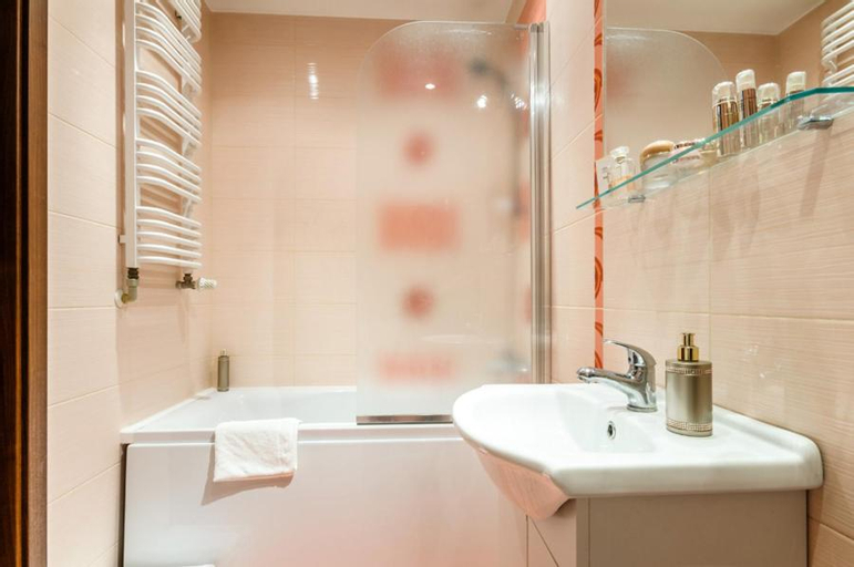 Bedroom 2, Nr 4 EUROPA22 Opcjonalnie PARKING 24h strzezony CENTRUM MIASTA Tomaszowa Mazowieckiego NETFLIX MAX F, Tomaszów Mazowiecki