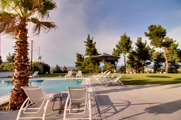 4, Pine Resort, Central Macedonia