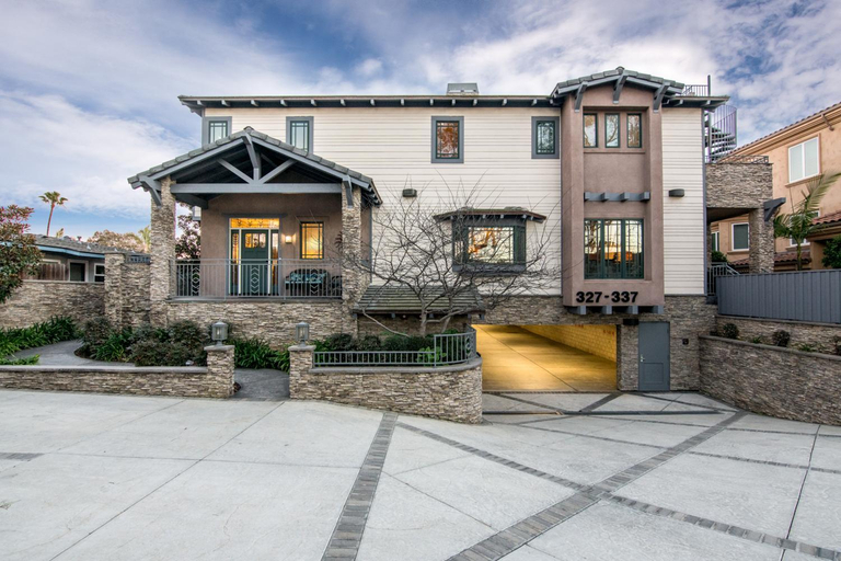 2, 329 Oak Ave, San Diego