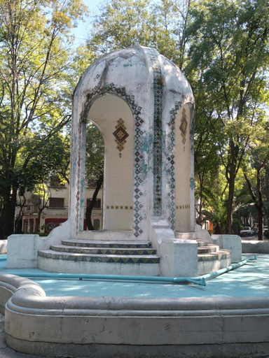Sport & Beauty, Charming sunny bedroom overlooking beautiful Amsterdam Avenue in best Condesa area, Mexico City
