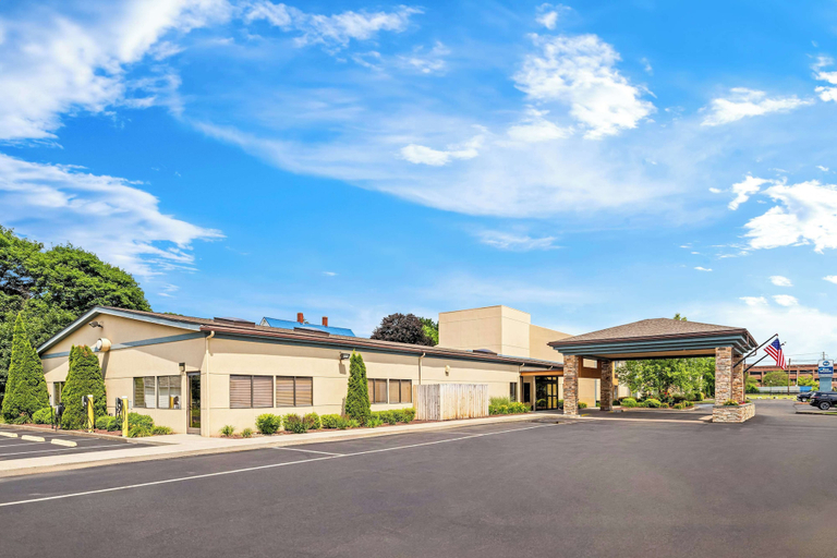 Exterior & Views 2, Best Western Maple City Inn, Steuben