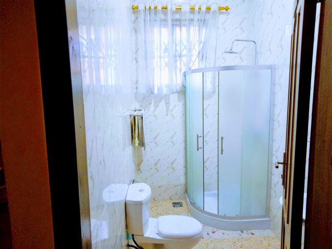 Bathroom 3, Renajoe Ejisu-Kubease, Ejisu-Juabeng