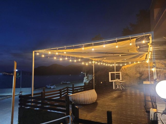 Food & Drinks, Somewhales Pension, Namhae