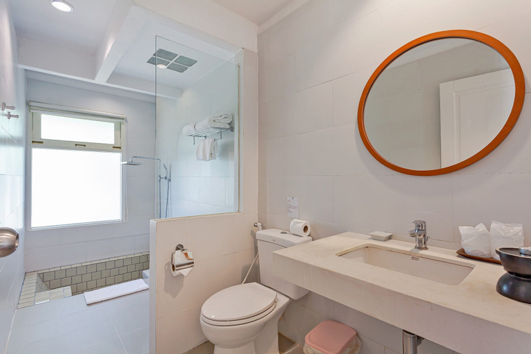 Bathroom 7