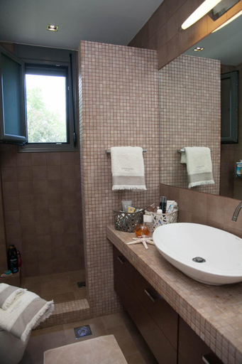 Bathroom, Luxury Villas 1, Central Macedonia