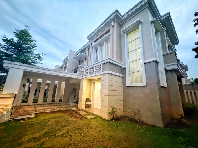 Exterior & Views 1, Simple 4 Bedrooms Big Holiday House at Batam Center, Batam