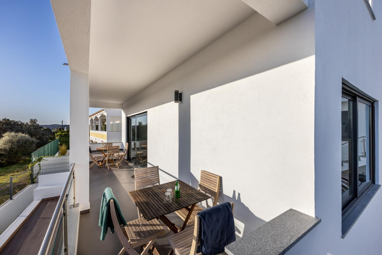 Others 5, Villa Cieluna, Portimão