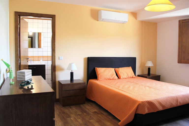 Bedroom 2, Casa do Ferrador, Mirandela