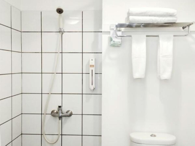 Bathroom 24