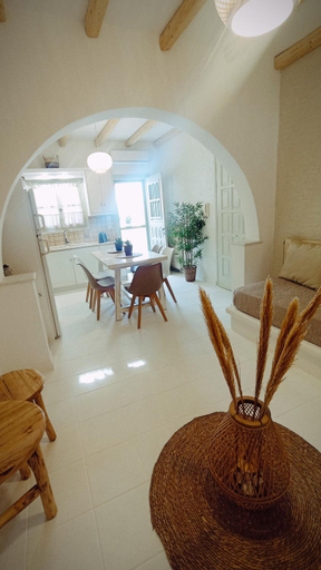 Facilities 4, Evdion Naxos Town, South Aegean