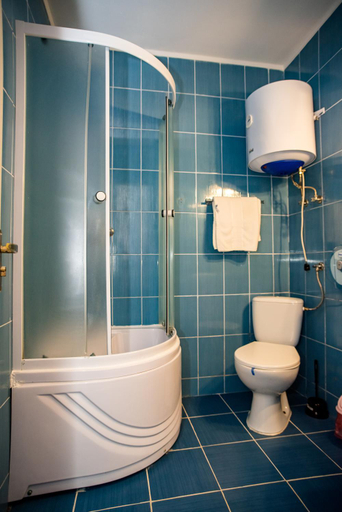 Bathroom, HOTEL MARION POIANA, Dumbraveni