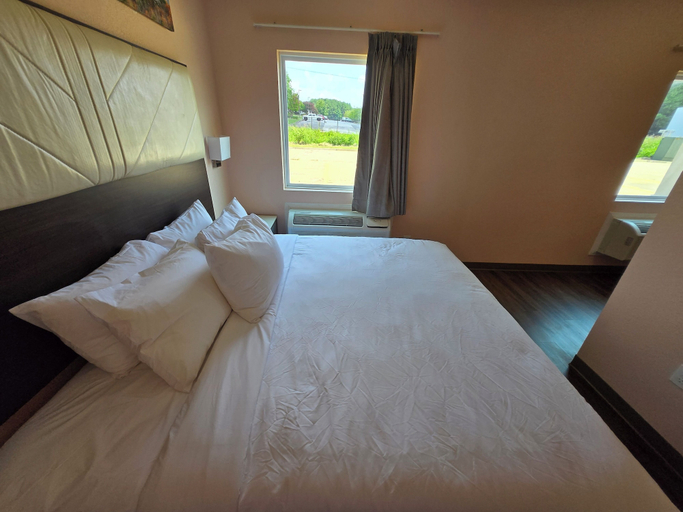 Bedroom 2, Red Lion Inn & Suites Adairsville, Bartow