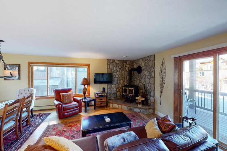 Others 5, Quaint Mountain Condo, Summit