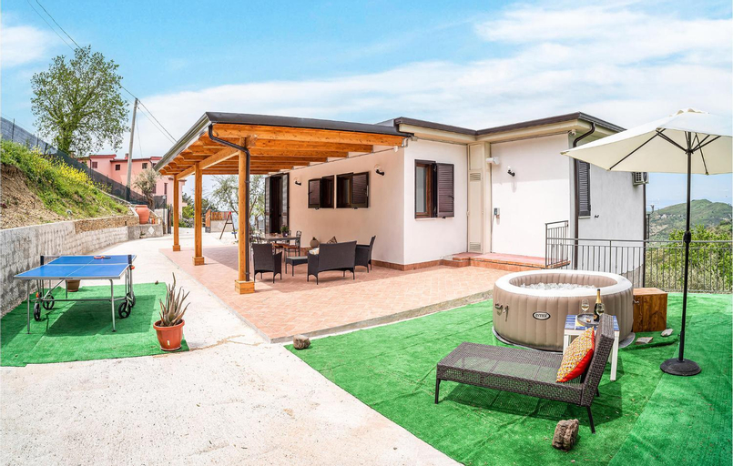 Gorgeous Home In Laureana Cilento With Wifi, Salerno