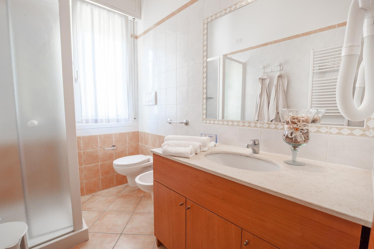 Bathroom, Residence Promenade, Rimini